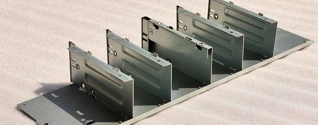 Geschweisste Metallhalterungen und Baugruppen
